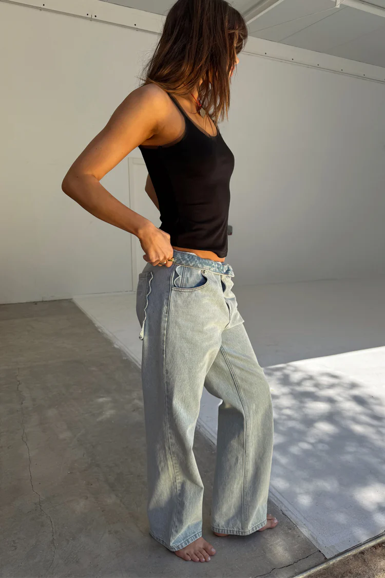 Scallop Detail Straight Leg Jeans - Image 10